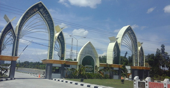 Kasus Korupsi Pengadaan Internet, Mantan Rektor UIN Suska Riau Jalani Sidang Perdana